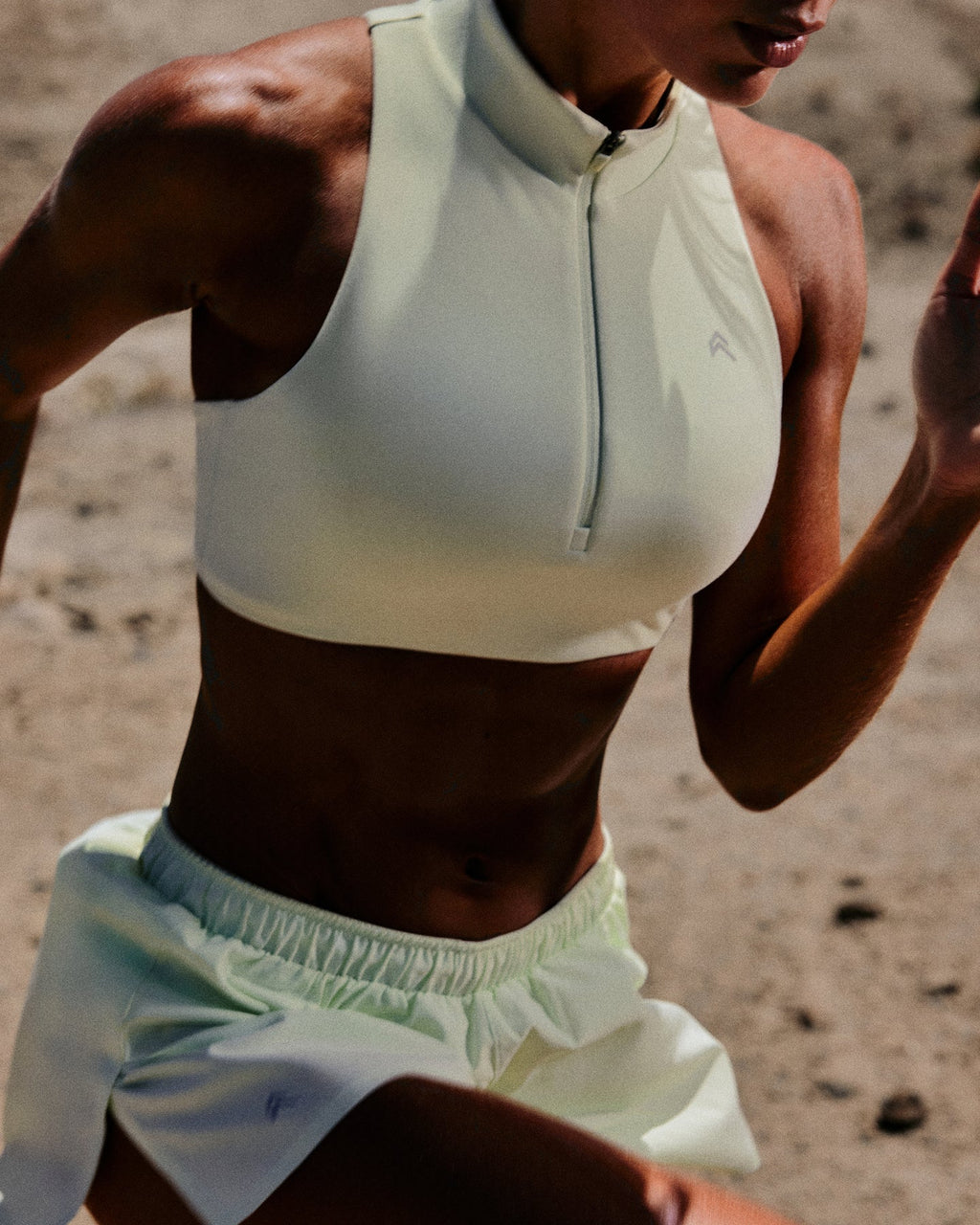 EasyLift™ Zip High Neck Sports Bra New Branding | Meadow Mist Green
