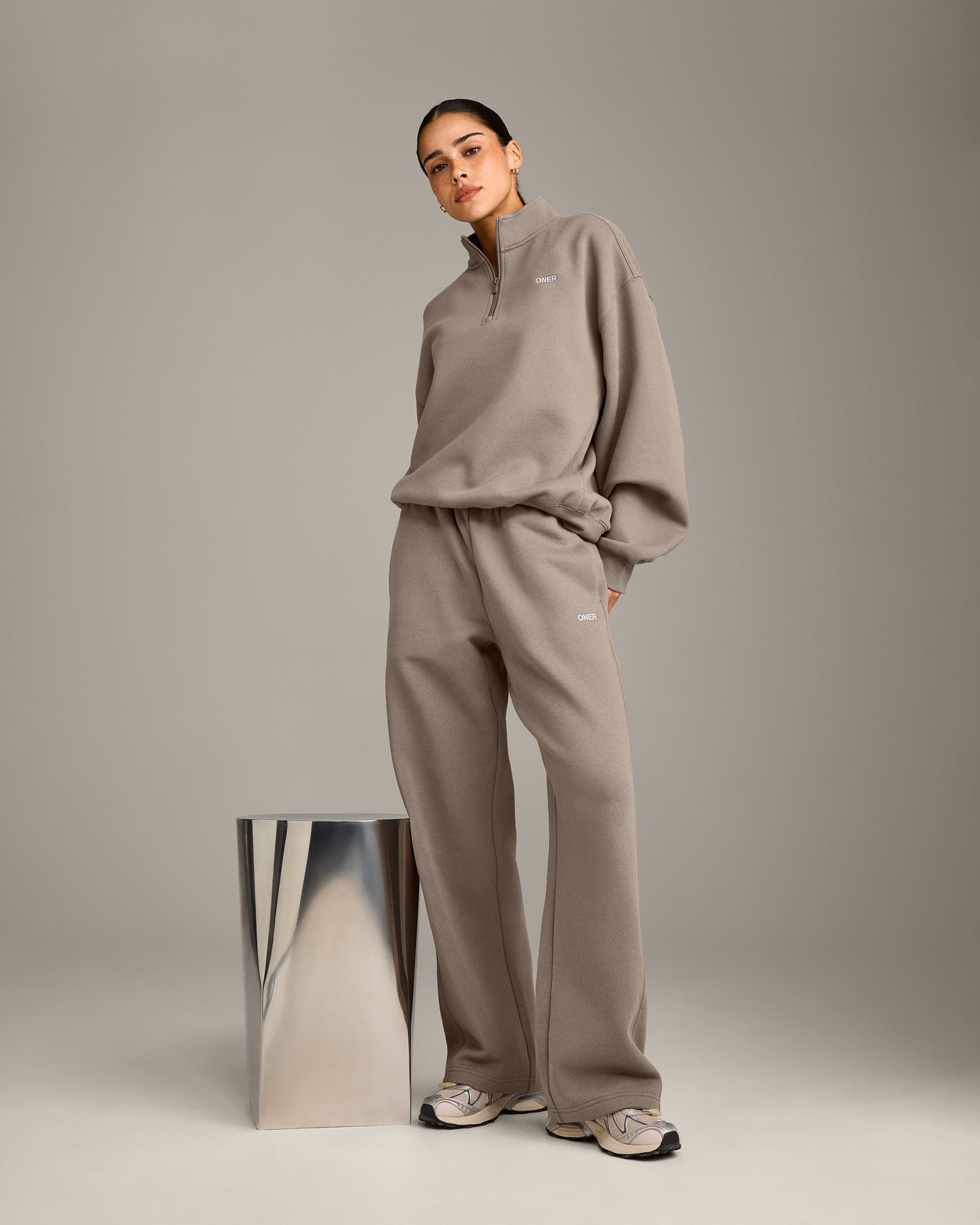 Foundations Cosy 1/4 Zip Sweatshirt | Minky