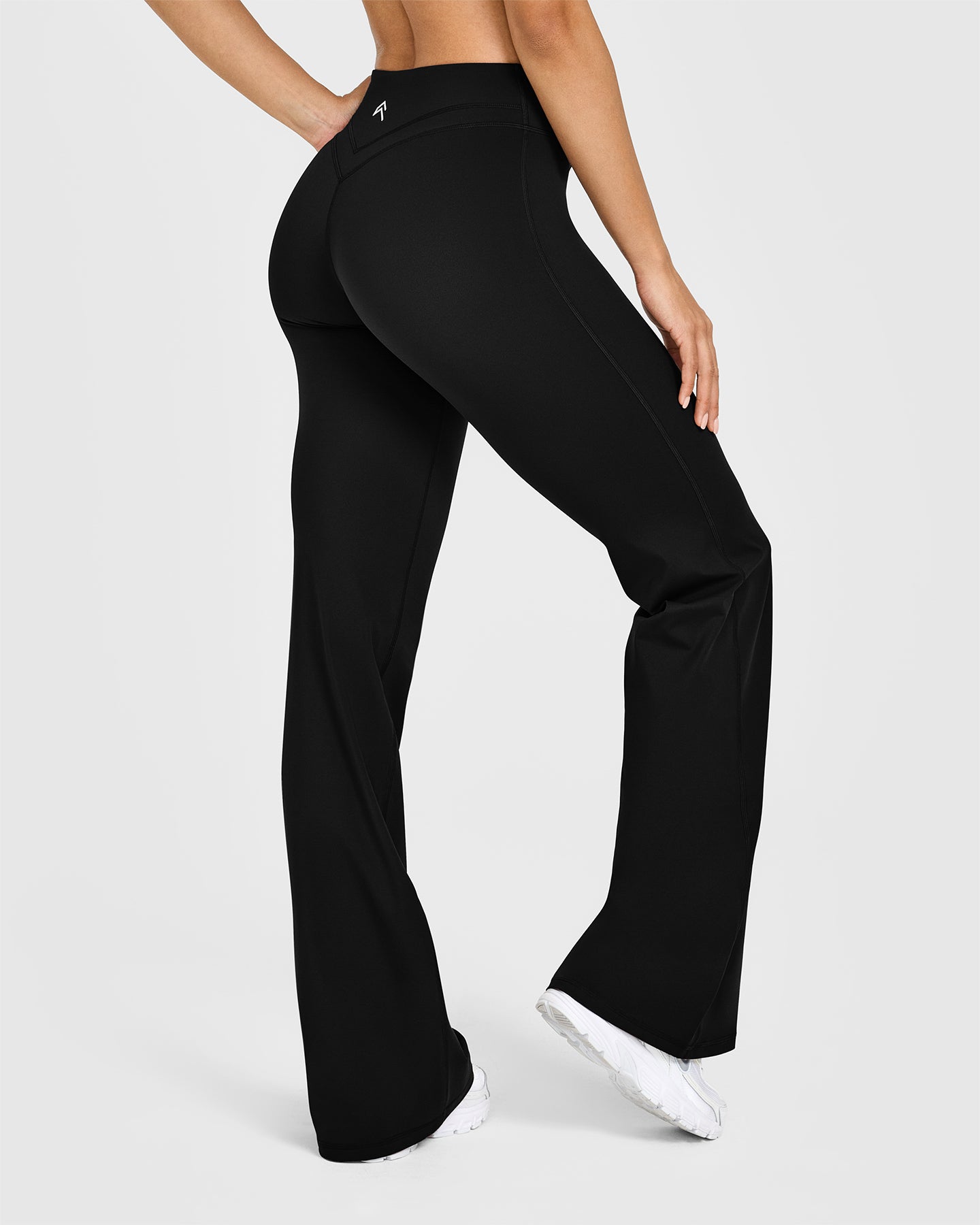 UnifiedMove™ Wrap Flared Pants White Logo | Black