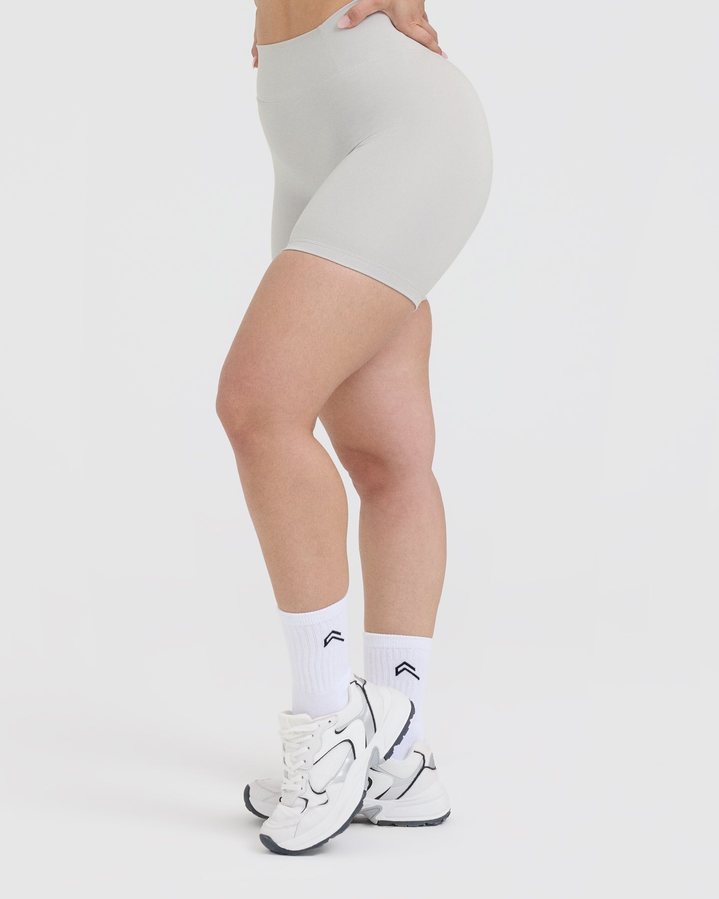 Timeless High Waisted Shorts 6" | Light Gray