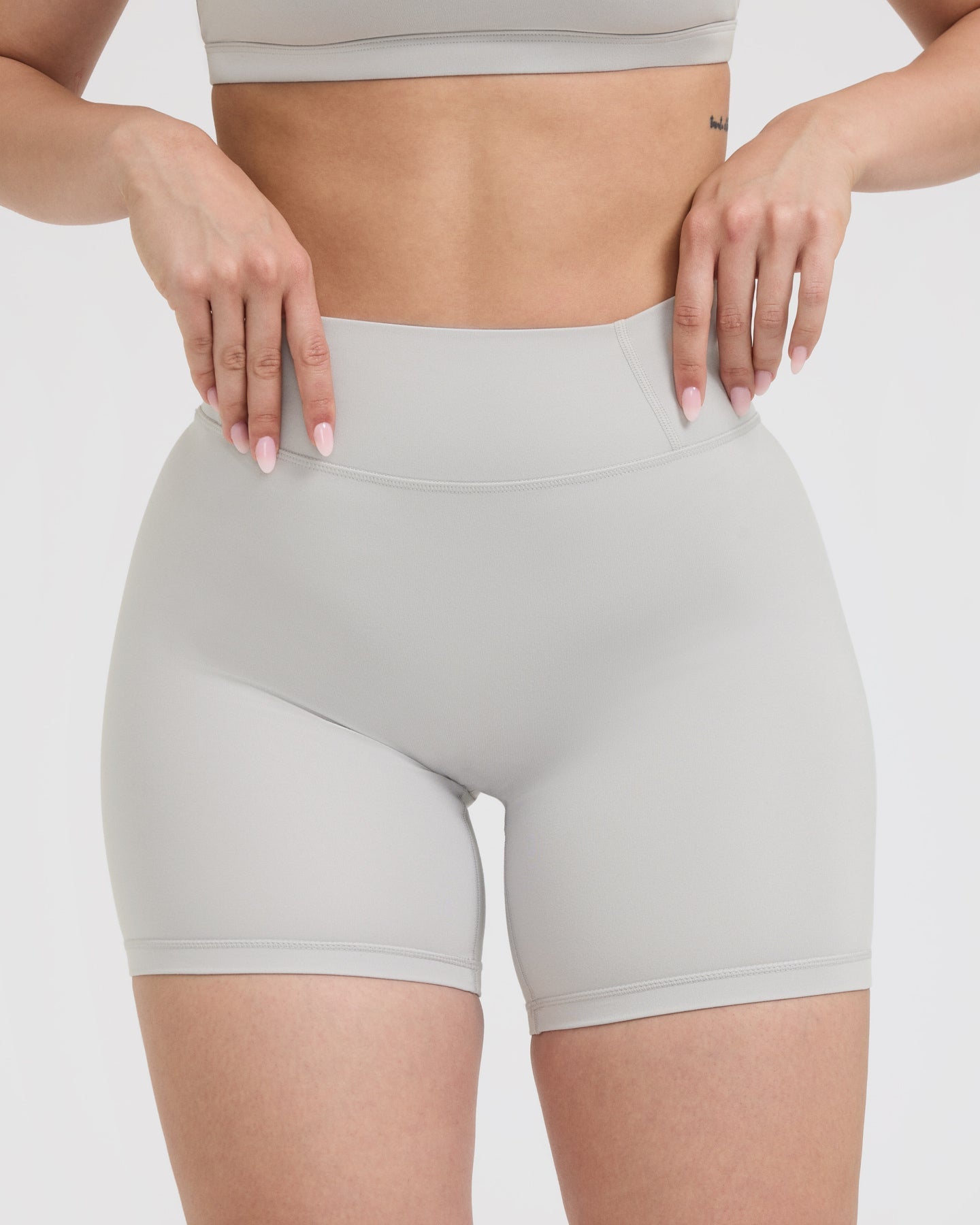 Timeless High Waisted Shorts 6" | Light Gray
